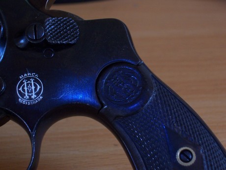 Hace unos días encontré por casualidad en una web extranjera un arma a la venta que hacía muchos años 100