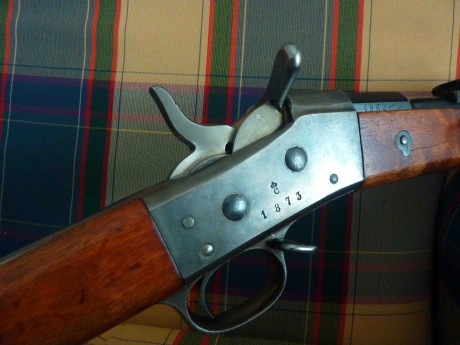 Hola a todos

Os presento el último rifle incorporado a mi colección.  Se trata de un Rolling Block de 01