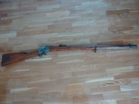 Hola a todos

Os presento el último rifle incorporado a mi colección.  Se trata de un Rolling Block de 00