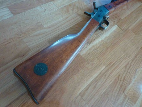 Hola a todos

Os presento el último rifle incorporado a mi colección.  Se trata de un Rolling Block de 12