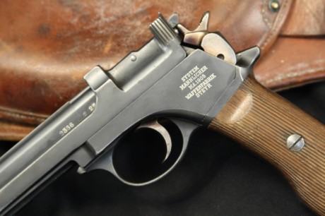 Hace unos días encontré por casualidad en una web extranjera un arma a la venta que hacía muchos años 101