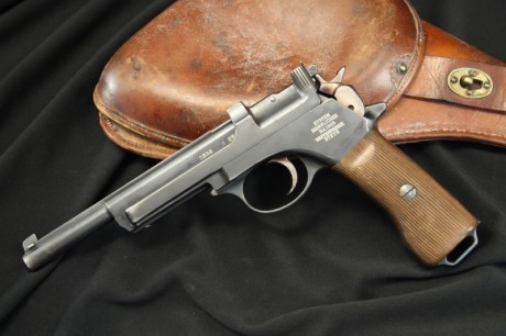Hace unos días encontré por casualidad en una web extranjera un arma a la venta que hacía muchos años 100