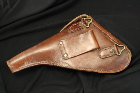 Hace unos días encontré por casualidad en una web extranjera un arma a la venta que hacía muchos años 122