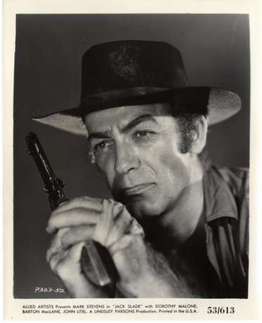 Soy coleccionista y necesito poder identificar el revolver de las fotos que adjunto.
Son de un fil del 00