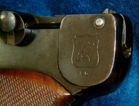 Hace unos días encontré por casualidad en una web extranjera un arma a la venta que hacía muchos años 50