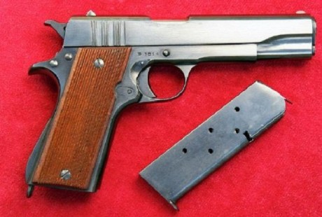 Hace unos días encontré por casualidad en una web extranjera un arma a la venta que hacía muchos años 111