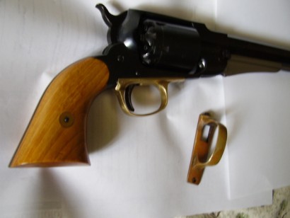hola, recientemente me he quedado con las armas de un amigo, entre ellas hay un Santa Barbara.
Yo tengo 20