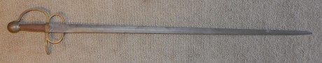 queria que alguien que conociera esta espada me pudiera dar informacion, lo unico que se es que esta fabricada 01