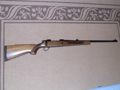 Hola a tod@s.
Mi regalo de Navidad se ha adelantado un par de días, es un veterano Yugo M 24/47 en su 51