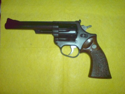 Ya estoy con la paranoia, y es que tengo dos revolveres, un Astra 44 Magnum y un Ruger GP 100 del 357 00