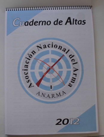 Ayer participé en el andaluz de IPSC.
Se me ocurrió ponerme la camiseta de Anarma, que lleva en la manga 61