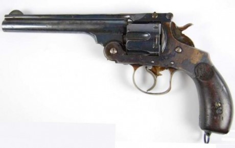 Hola. El otro día me ofrecieron un revolver inutilizado. Es para ver si me podéis indicar un poquito algún 11