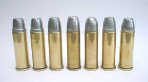 Hola. El otro día me ofrecieron un revolver inutilizado. Es para ver si me podéis indicar un poquito algún 60