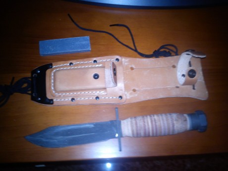 Hola mis hijos me an regalado este cuchillo por mi cumpleaños.Es muy robusto y tiene un filo que da miedo.Es 02