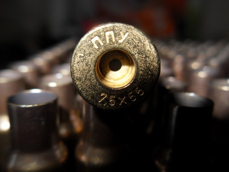 Vendo 126 (+ 15 de regalo) vainas marca prvi, calibre 7,5x55 swiss limpias y creo que con el cuello recocido. 01