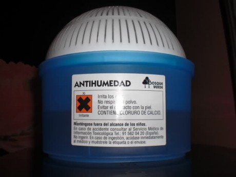 ¿Alguien ha probado a meter bolsitas de gel de silice en el armero para deshumidificar? 
¿Sabeis que tal 60