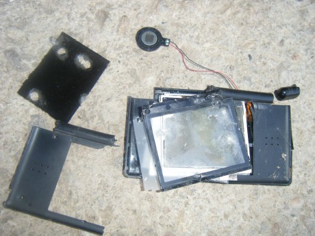 Hola a todos. Hoy me he encontrado una nintendo DS rota y pienso... voy a hacerle una "reparacion" 01