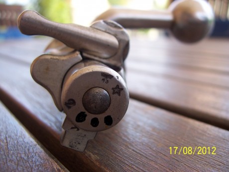 Hola compañeros , desde hace poco soy poseedor de un Mauser K-98 del contrato Portugués de 1937 . Todos 00