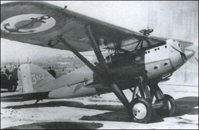 Esta fotografía creo que es de un campo del Sur de Francia donde se ven varios aviones que, presuntamente, 30