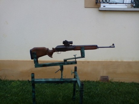 No tengo en mi zona donde poner el rifle a tiro y al  final lo voy a hacer por mi cuenta.
Como un banco 50