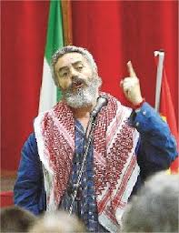 Daniel Estulin desmonta Wikileaks:

 http://lahoradedespertar.wordpress.com/2012/08/26/daniel-estulin-la-cia-monto-wikileaks-para-cerrar-el-acceso-libre-a-internet/ 90