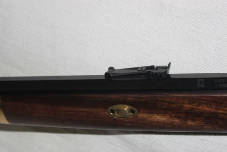 Hola, está tarde me he traído mi nuevo rifle del calibre 45 percusión.
Ahora os pondré alguna foto del 12