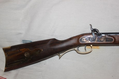 Hola, está tarde me he traído mi nuevo rifle del calibre 45 percusión.
Ahora os pondré alguna foto del 11