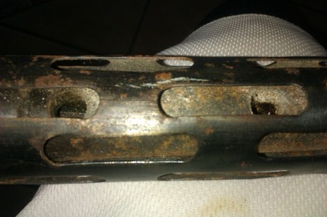 Hola a todos,hace muxos anos le dieron a mi madre para kolggar en una kocina rustica un arma,q parece 101