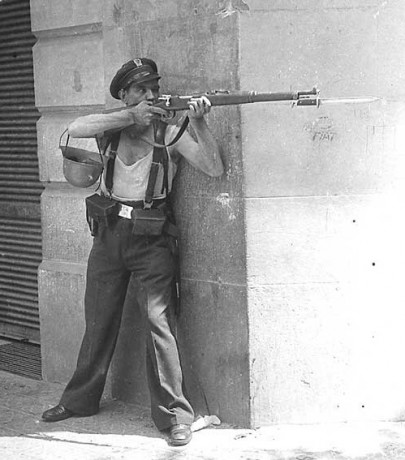 Hace unos días encontré por casualidad en una web extranjera un arma a la venta que hacía muchos años 40