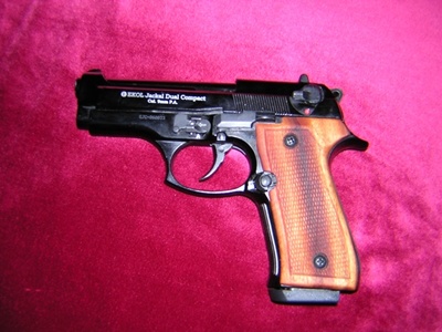 pues nada mas que pasar la Noche Buena me ha dado ha probar esta pistola que la tenia de hace unos meses. 00