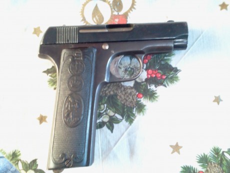 Buenas compañeros, necesito identificar la marca de esta pistola que herede, saludos!  :metra: 02