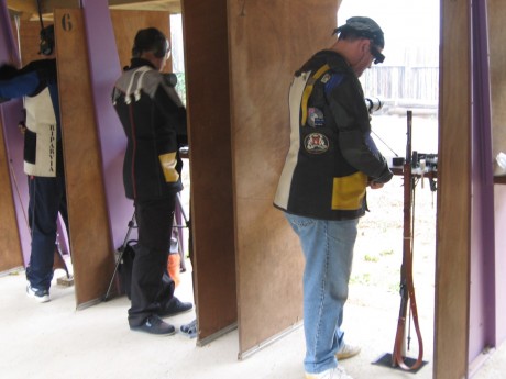 Hola a todos,

Soy bastante nuevo en el tiro de avancarga, he empezado con una pistola Europa y ya estoy 131