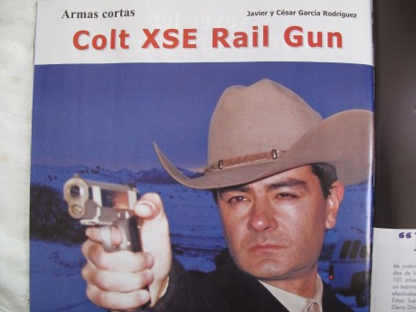 En el último número de la revista Armas y Municiones (nº 318) nuestros queridos compañeros Javier y César 00