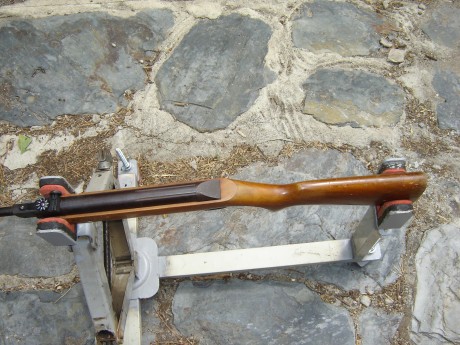 hola buenas tardes el fin de semana pasado me regalaron esta carabina y pido ayuda para identificar marca 10