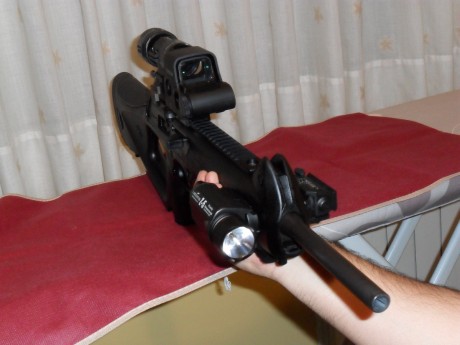 Hola.
Me dirijo a vosotros (gurús y no gurús) para consultaros el siguiente dilema.
Quiero un fusil o 10