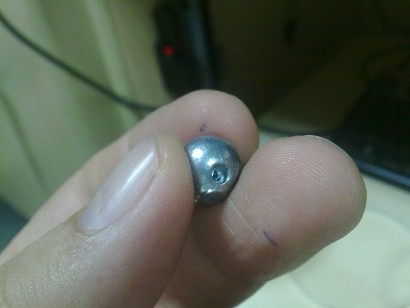 Hola a todos, ayer me di cuenta fundiendo con el molde de .464 que de 100 bolas que fundí por lo menos 31
