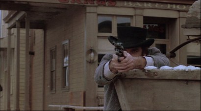 Compañeros,

En vista de las ganas de algunos (Elcafe, Wilcow, Vrakk, etc) por adivinar armas de películas 120