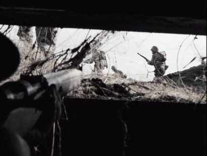Compañeros,

En vista de las ganas de algunos (Elcafe, Wilcow, Vrakk, etc) por adivinar armas de películas 80