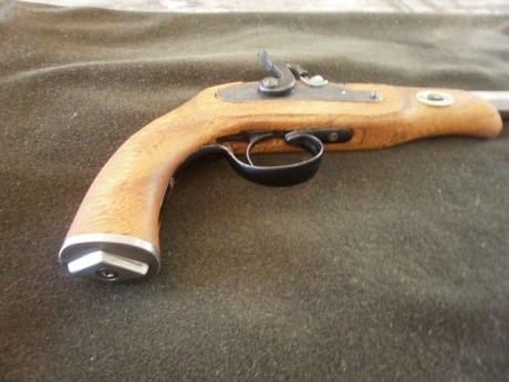 Hola, voy avanzando de a poco en la construcción de una pistola de avancarga, lo cual es absolutamente 150