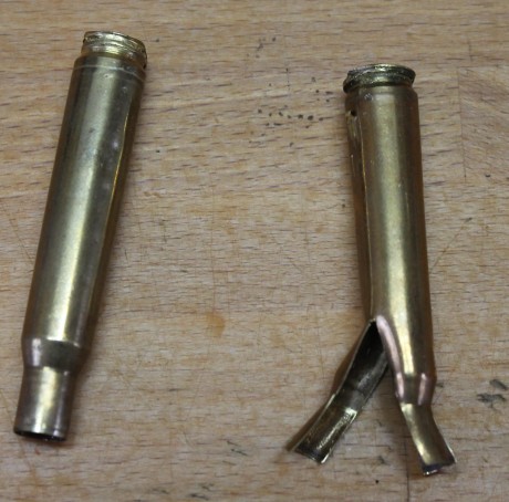 Buenas, se me ha atascado una vaina del 30-06 en el die, de forma que el anillo para que enganche la uña 120