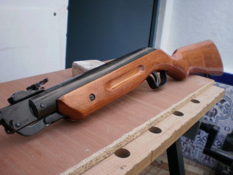 Buenas tardes,lo primero que diria que esta restauracion ha sido en version descafeinada,es decir,la carabina 02