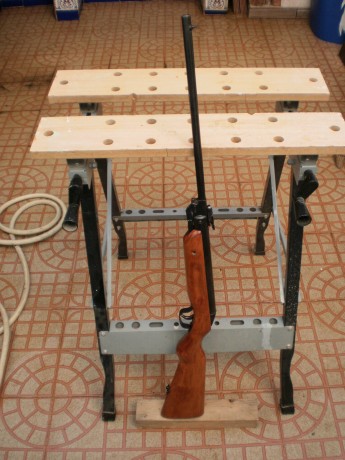 Buenas tardes,lo primero que diria que esta restauracion ha sido en version descafeinada,es decir,la carabina 00