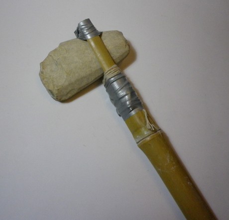 Hola, llevaba ya tiempo dandole vueltas a la cabeza la idea de hacerme un tomahawk, pero como no domino 01