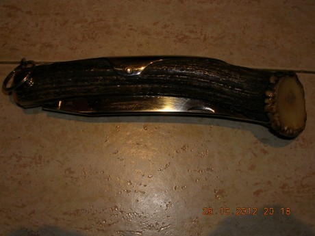 Una de mis navajas, se trata de una navaja del Artesano J.Mongin, fabricada a mano, mide abierta 33,5 01