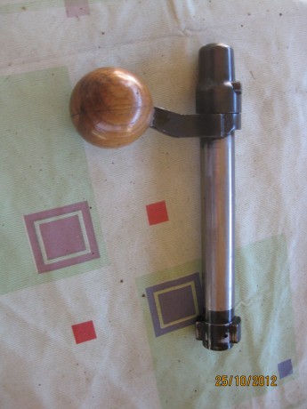 Hola, quizás os parezca una tontería pero me gusta la estética, ademas de practico por su mejor agarre, 90