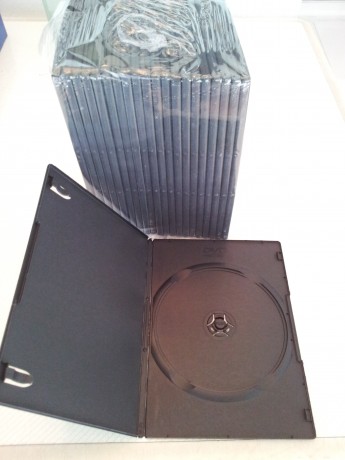 Vendo  40 cajas plásticas  para  DVD´s  o  CD´s .
Totalmente nuevas.

 El precio de las 40 cajas es de 00