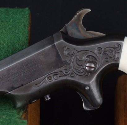 Hola, otra peque . . .
texto
Southerner .41 RF Single Shot Deringer, with patent address for Merimack 02