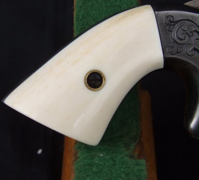 Hola, otra peque . . .
texto
Southerner .41 RF Single Shot Deringer, with patent address for Merimack 20