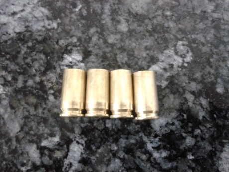 Hola amigos os voy a dejar una prueba que he realizado en casa con unas Vainas del 38 y otras del 44-40 62