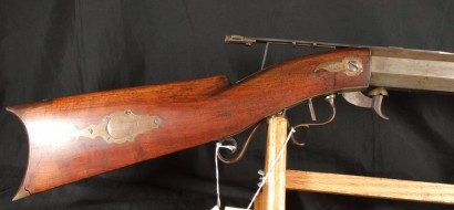 Hola, estos underhammer antiguos me llaman la atencion, este parece que tiene historia.
Historical Flint 02